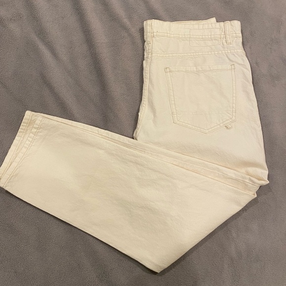 I have White Pants from Cotton On. Size is Mens 32. - Picture 3 of 4